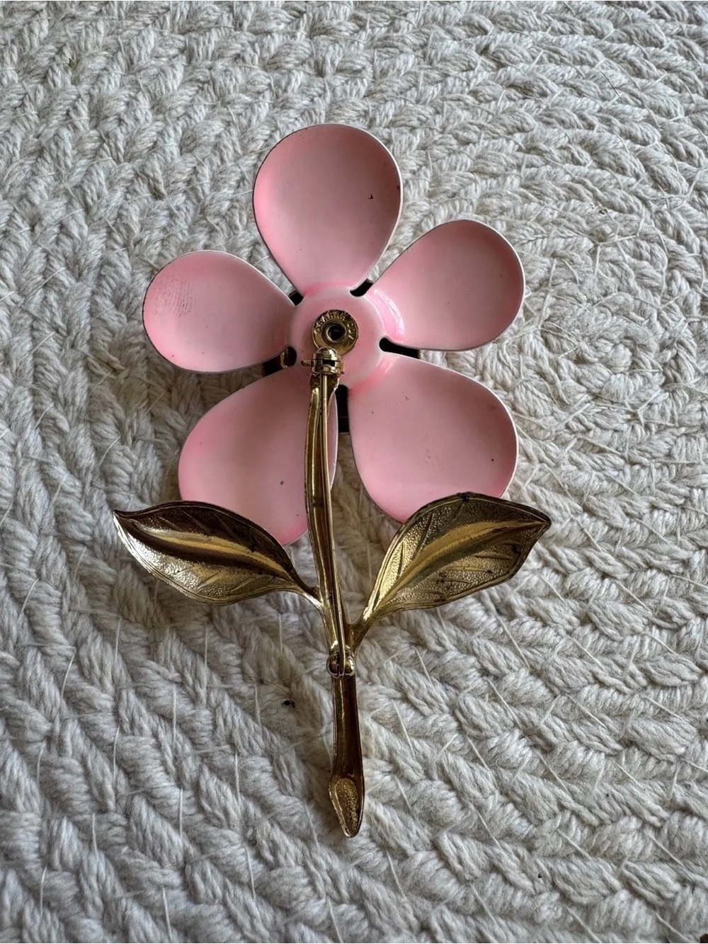 Darling Vintage 1968 pink flower floral Sara Coventry brooch pin - Picture 2 of 2